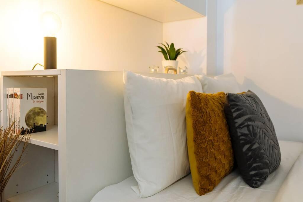 Studio With Private Terrace Next To Cismigiu Bucharest Exterior photo